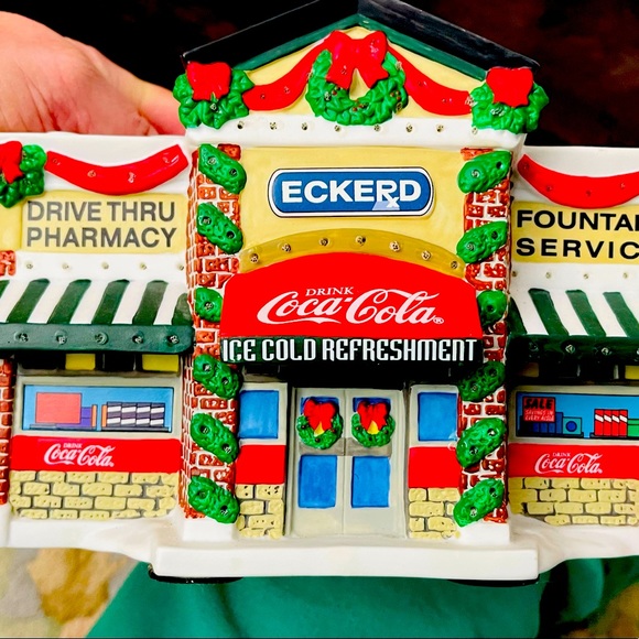 Eckerds Drive Thru Pharmacy & Coca Cola Drive Thru - Picture 2 of 6